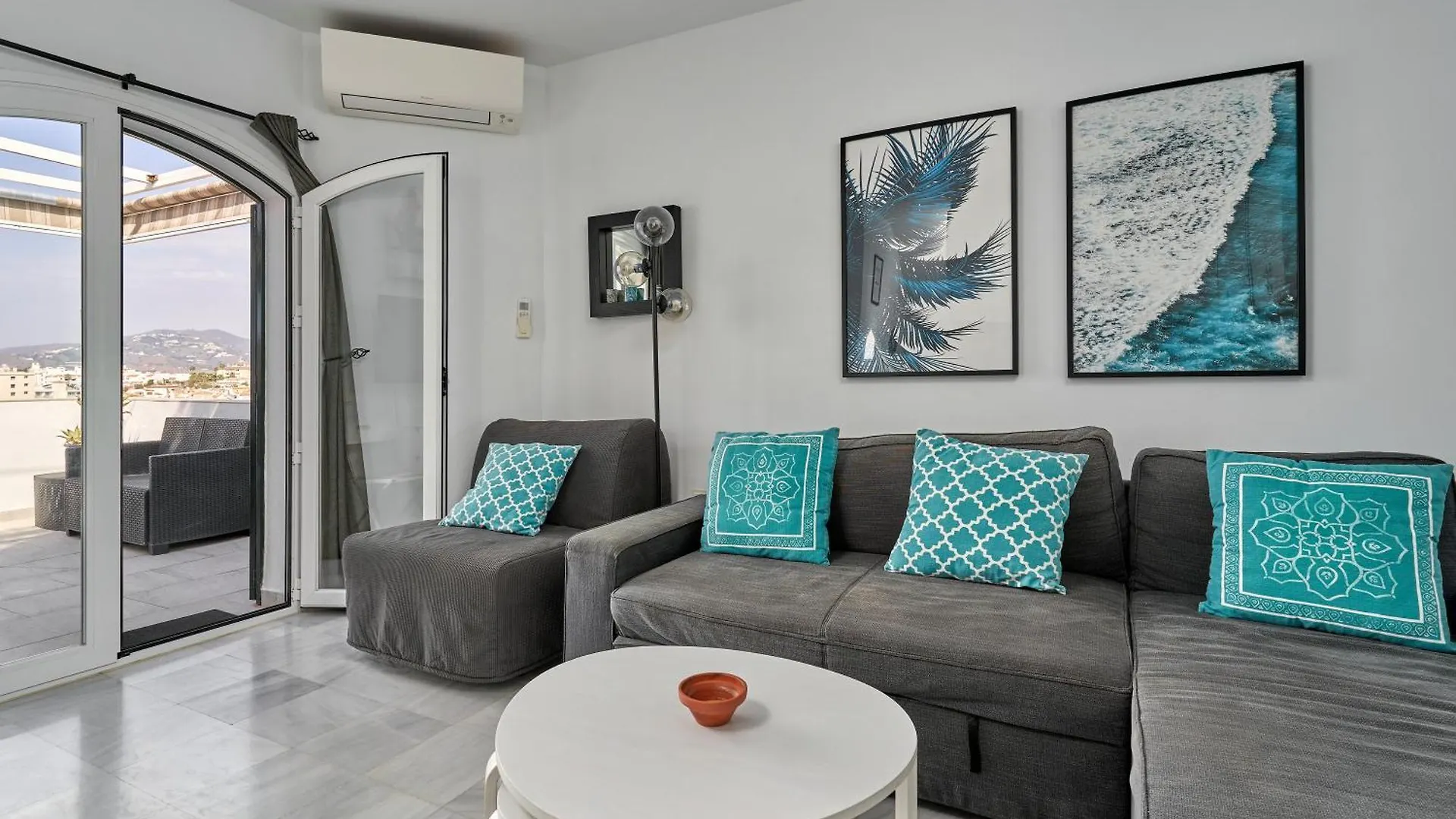 One Bedroom Penthouse 内尔哈 0*,  西班牙